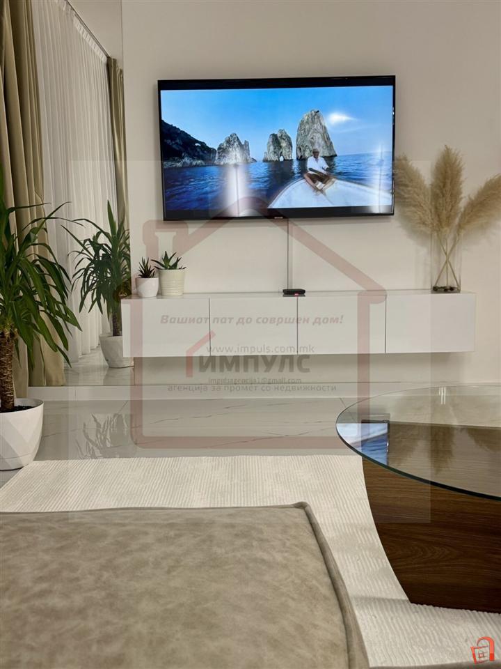 NOV I MODEREN TROSOBEN STAN NA ODLICNA LOKACIJA VO CENTAR