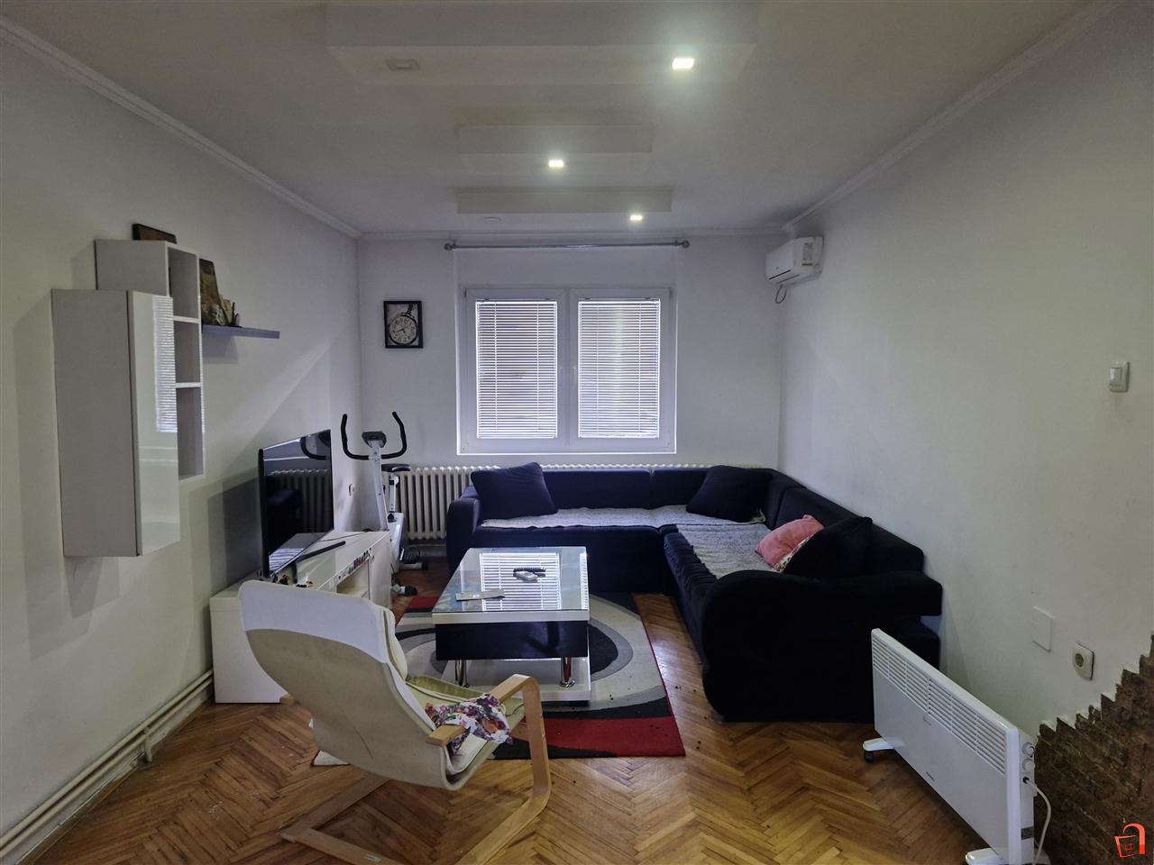 Се издава спрат од куќа во Драчево спроти паркот