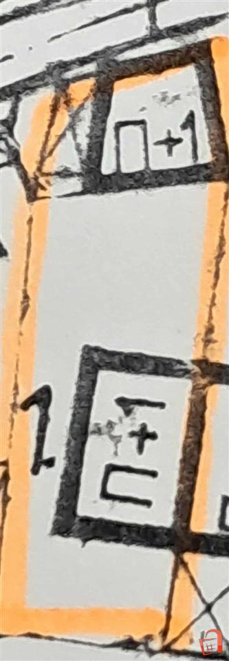 НАД ЦРН МОСТ, СТАРА КУЌА СО ДВОР И 2 МАРКИЦИ