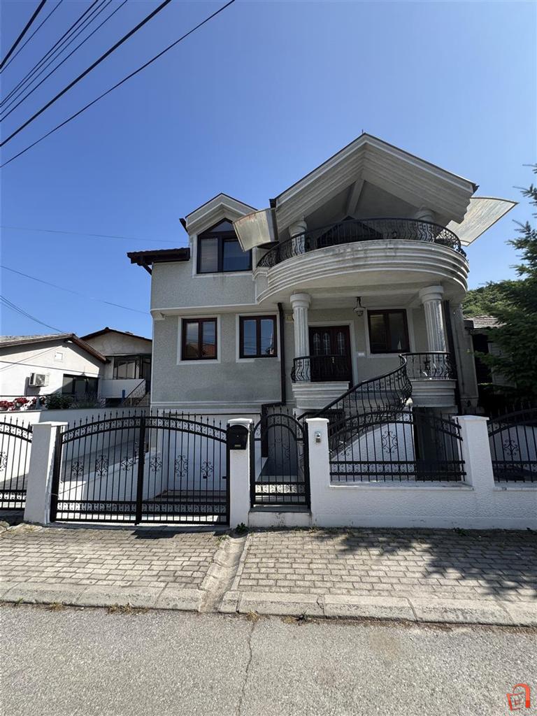 Kukja 383m2 vo Zdanec